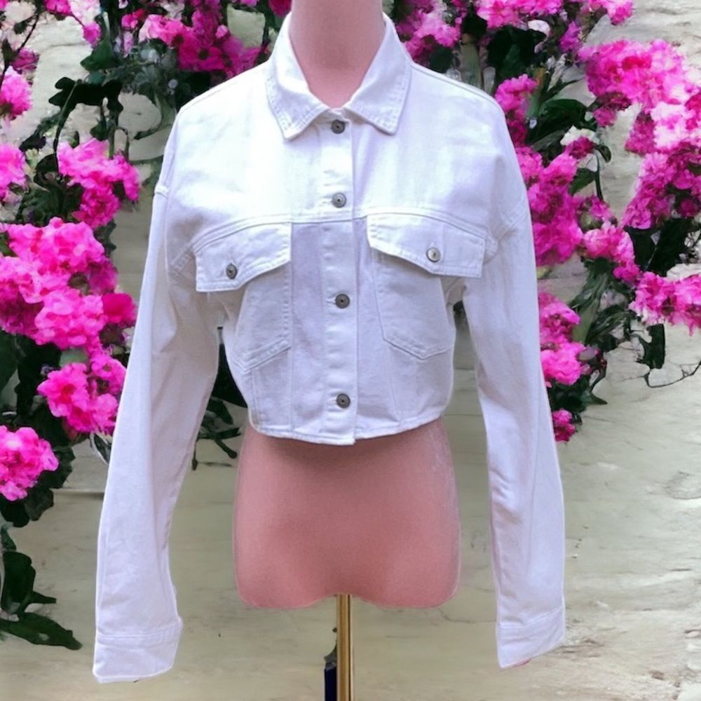 H&M DIVIDED NWT WHITE LIGHT WEIGHT DENIM JACKET COAT SMALL CROPPED - Picture 2 of 8